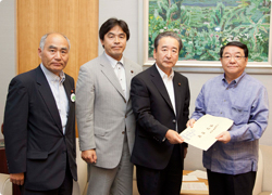 一日も早い福島再興のための政策提言を官邸に申し入れ