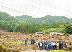 「コンクリートから人へ」の人災 谷垣総裁が九州地方豪雨被害状況を視察