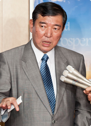 石破茂幹事長