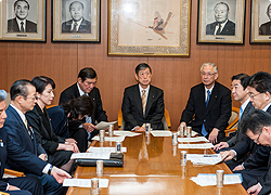 石破茂幹事長記者会見(与党アルジェリア邦人拘束事件対策本部後)