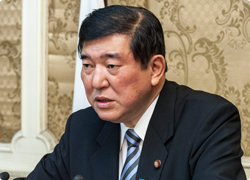 石破茂幹事長