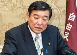 石破茂幹事長