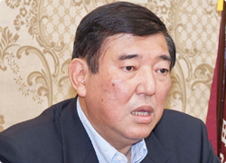 石破茂幹事長