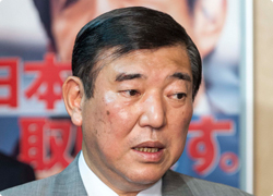 石破茂幹事長