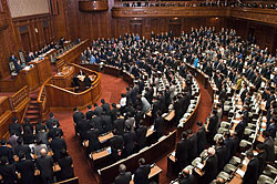 統一地方選延期法案成立へ　衆院本会議