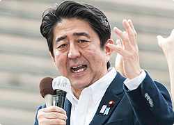 安倍総裁　都心でアベノミクスを訴える