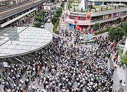 安倍総裁 都心でアベノミクスを訴える