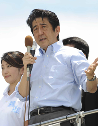 安倍総裁　景気が回り始める入り口　負けるわけにはいかない