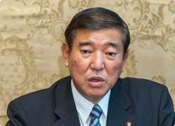 石破茂幹事長