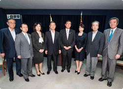 安倍晋三総裁 わが党執行部を再任
