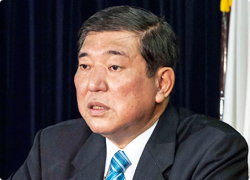 石破茂幹事長