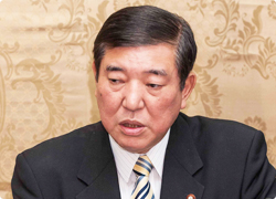 石破茂幹事長