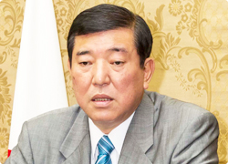 石破茂幹事長