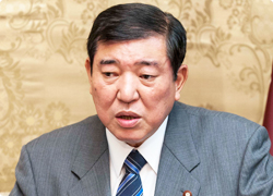 石破茂幹事長