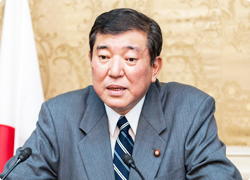 石破茂幹事長