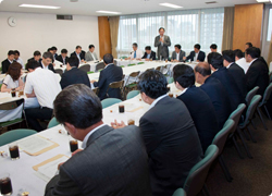 「３党合意に対する重大な背信行為」　朝鮮学校の無償化手続き再開で政務調査会が抗議文を採択