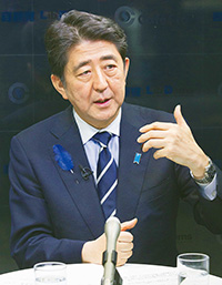 インターネットを通じて直接国民に語りかける安倍晋三総理