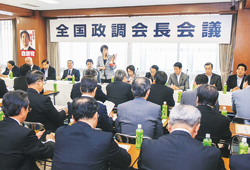 開会にあたり参院選公約の方向性について説明する高市早苗政務調査会長 開会にあたり参院選公約の方向性について説明する高市早苗政務調査会長