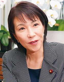 高市早苗政務調査会長 高市早苗政務調査会長
