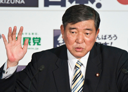 石破茂政務調査会長