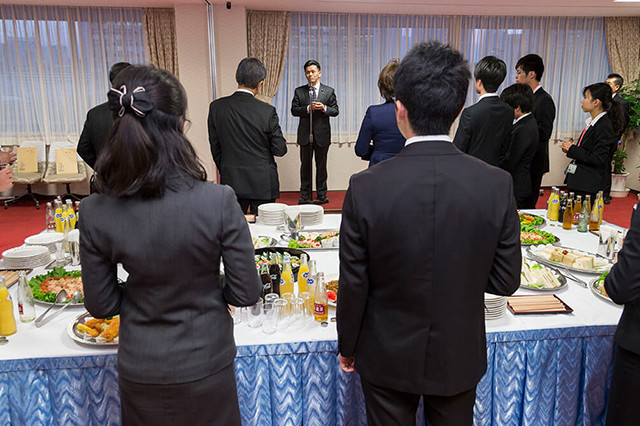 「平成29年春季インターンシップ」開講式・講座Ⅰ(岩屋毅学院長)・歓迎懇親会を開催しました。