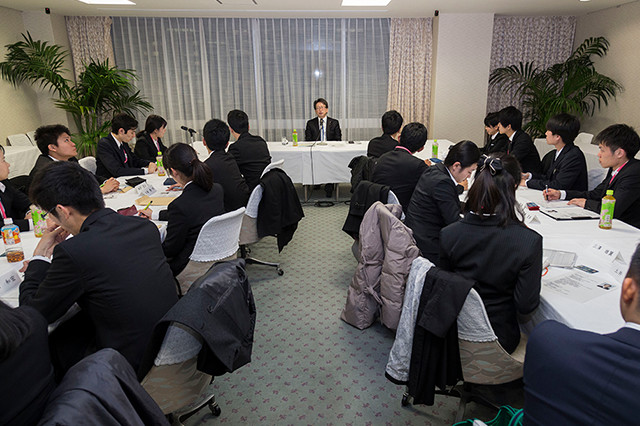 「平成29年春季インターンシップ」麻生太郎財務大臣表敬訪問、講座Ⅱ(平将明衆議院議員)を開催しました。