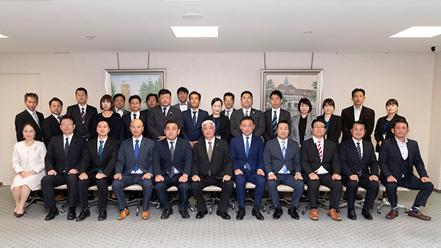 「明日のリーダー育成塾」(熊本県)「ニューリーダー育成塾ひむか」(宮崎県)合同国政視察研修を開催しました(4/4)。