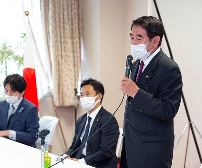 「やまなし政治大学校」東京研修(挨拶:下村博文 学院長)が開催されました(1/3)