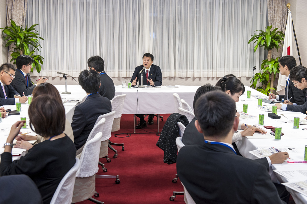 第34回まなびとプロジェクト（講師：新藤義孝衆議院議員）を開催しました