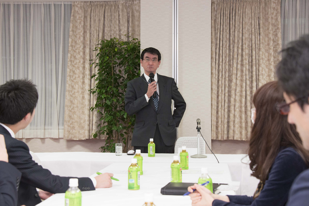 第45回まなびとプロジェクト（講師：河野太郎中央政治大学院学院長）を開催しました