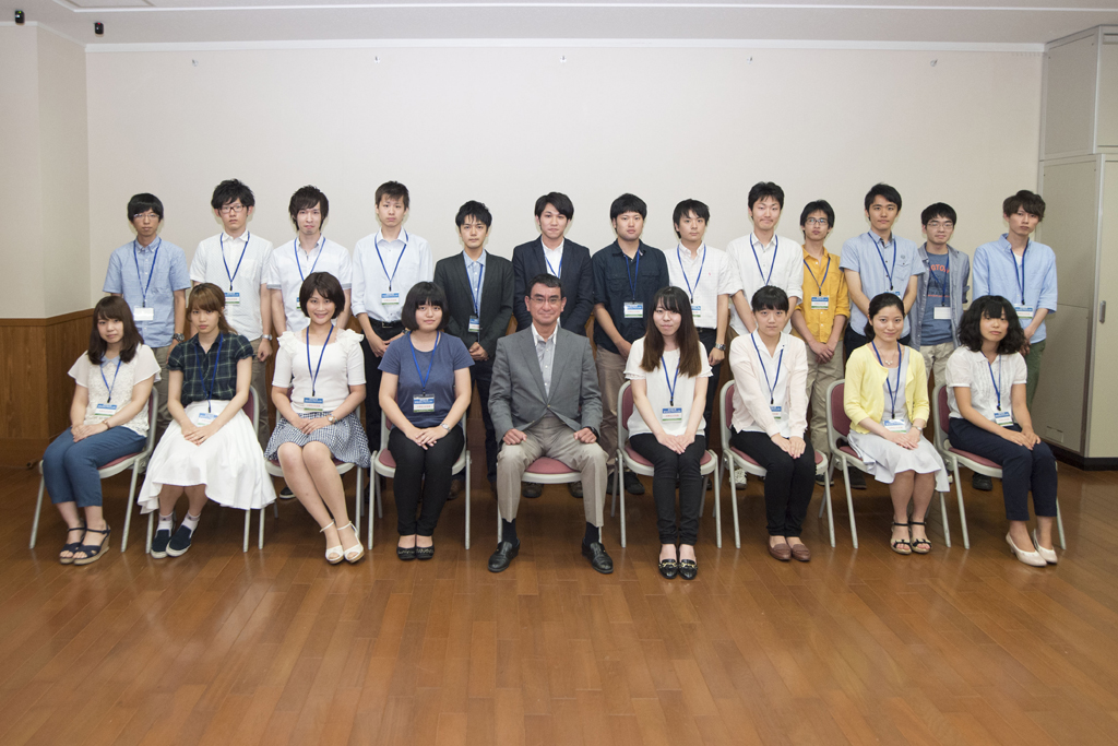 第50回まなびとプロジェクト（講師：河野太郎中央政治大学院長）を開催しました