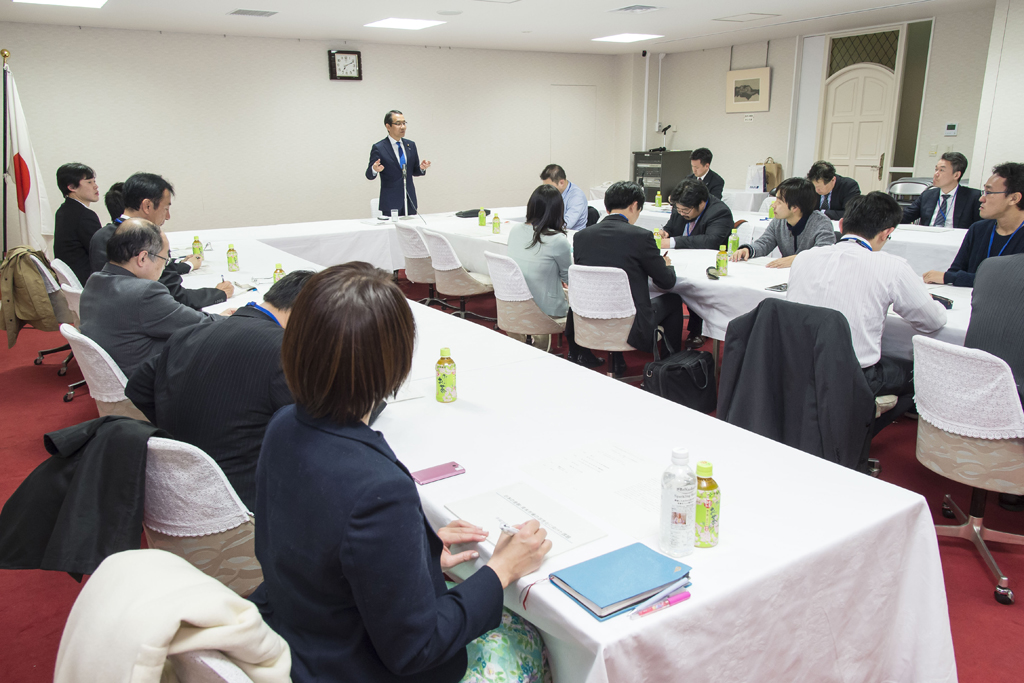 第61回まなびとプロジェクト（講師：越智隆雄衆議院議員）を開催しました。