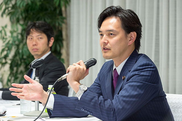 「第32回まなびとスコラ」(講師:二之湯 武史 参議院議員)を開催しました。