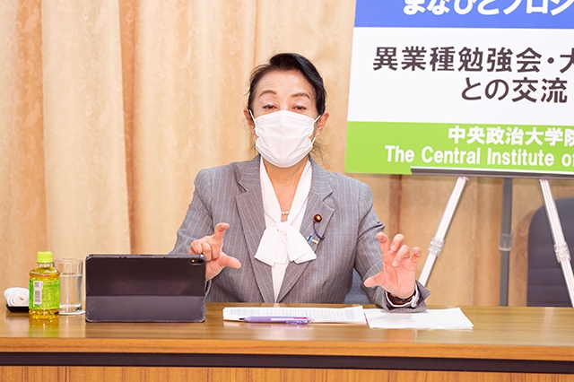 一橋大学社会学部教授　中北浩爾ゼミとの交流　