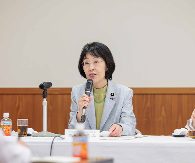 第4期「まなびと塾」第10回講座(講師:高橋はるみ 中央政治大学院副学院長、山田 宏 参議院議員、山本佐知子 参議院議員)