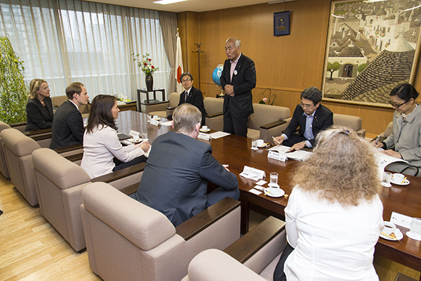 Masayoshi Yoshino, Tomokatsu Kitagawa and, Ryosei Akazawa, MPs had a meeting with Ms. Rita Schwarzelühr-sutter, MP of Germany (May 17, 2016)