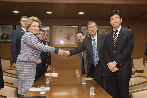 Vice-President Masahiko Komura received a courtesy call from H.E. Ms. Matvienko, Valentina Ivanovna, The Chairperson of the Council of the Federation of Russian Federation (November 2, 2016)