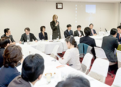 Enhanced support for the Cool Japanese: Exchange of opinions with Yoshiki