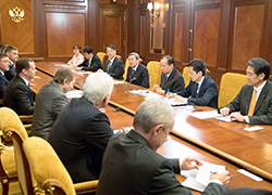 Secretary-General Toshihiro Nikai Meets with Prime Minister Medvedev