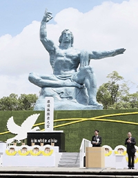 Prime Minister Abe expresses resolve to achieve "a world without nuclear weapons" at the Peace Memorial Ceremony in Nagasaki