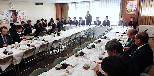 選挙権年齢「18歳以上」に引き下げ 公職選挙法等改正案を了承 党憲法改正推進本部・選挙制度調査会・総務部会・法務部会・文部科学部会・農林部会・水産部会合同会議 選挙権年齢「18歳以上」に引き下げ 公職選挙法等改正案を了承 党憲法改正推進本部・選挙制度調査会・総務部会・法務部会・文部科学部会・農林部会・水産部会合同会議