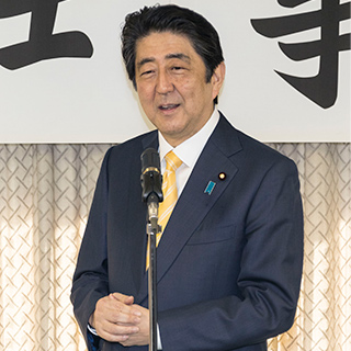 自民党仕事始め 安倍総裁「国民の信頼があってこその自民党」