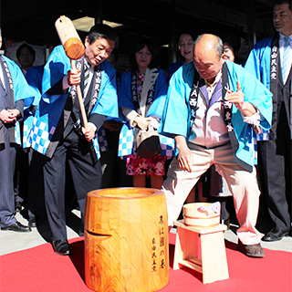 ―「収穫祭」で、餅つきなど披露―「米作りプロジェクト」が1年の成果を示す