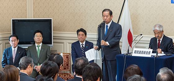 二階幹事長