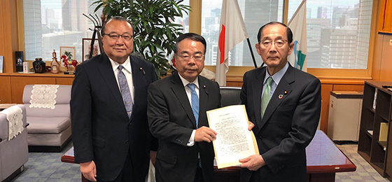 原田義昭環境大臣に申入れ 党環境・温暖化対策調査会