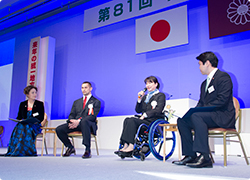 「日本が世界の真ん中で輝く1年に」安倍総裁が党大会であいさつ
