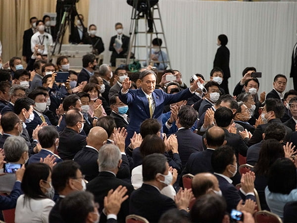 党大会に代わる両院議員総会　新総裁に菅義偉内閣官房長官を選出