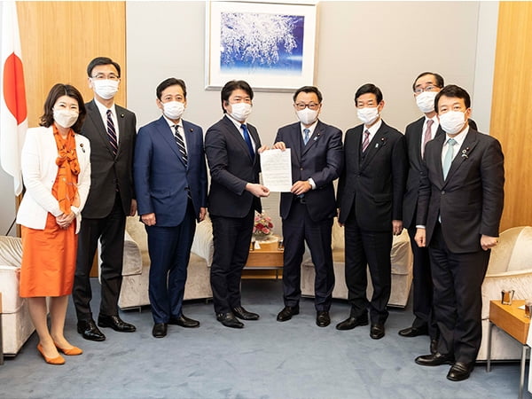 留学生の受け入れ再開を要望 党文部科学部会が政府に申し入れ