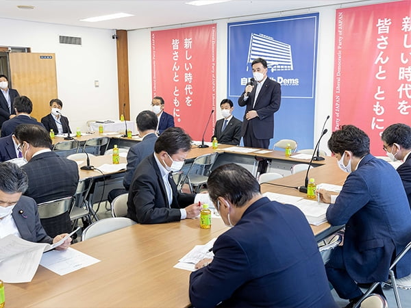 新しい資本主義実現のための成長戦略  提言案で重点9分野を示す