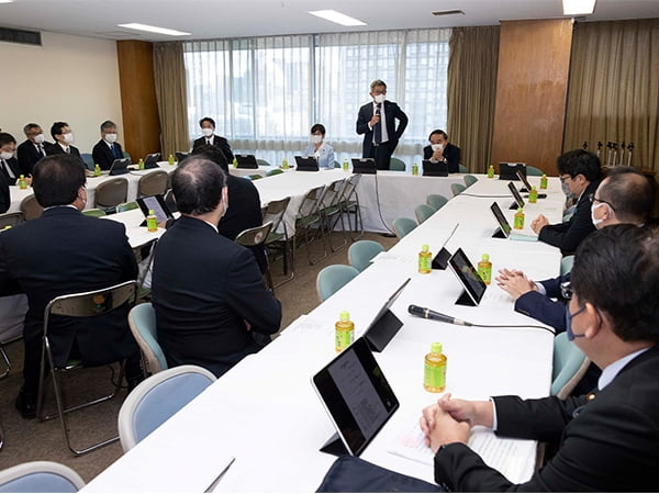 17日からの大雪を受け災害対策特別委員会を開催出席議員「車両滞留を防ぐ道路の運用を」